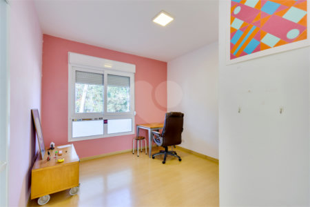 Casa de Vila à venda com 4 quartos, sendo 3 suítes, em Chácara Santo Antônio, São Paulo, SP