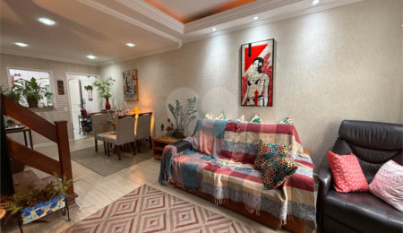 Casa à venda com 2 suítes no condomínio Village Palmas, São Paulo - SP