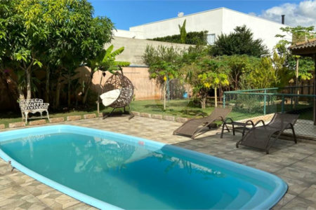 Casa à venda com 4 quartos, sendo 3 suítes, no condomínio Terras de Mont Serrat, Salto - SP