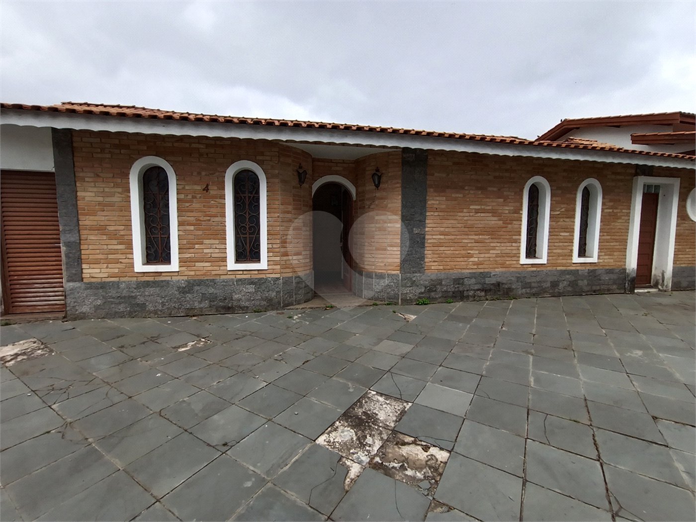 Casa à venda com 4 quartos, sendo 3 suítes, no condomínio Rancho Dirce, Sorocaba - SP