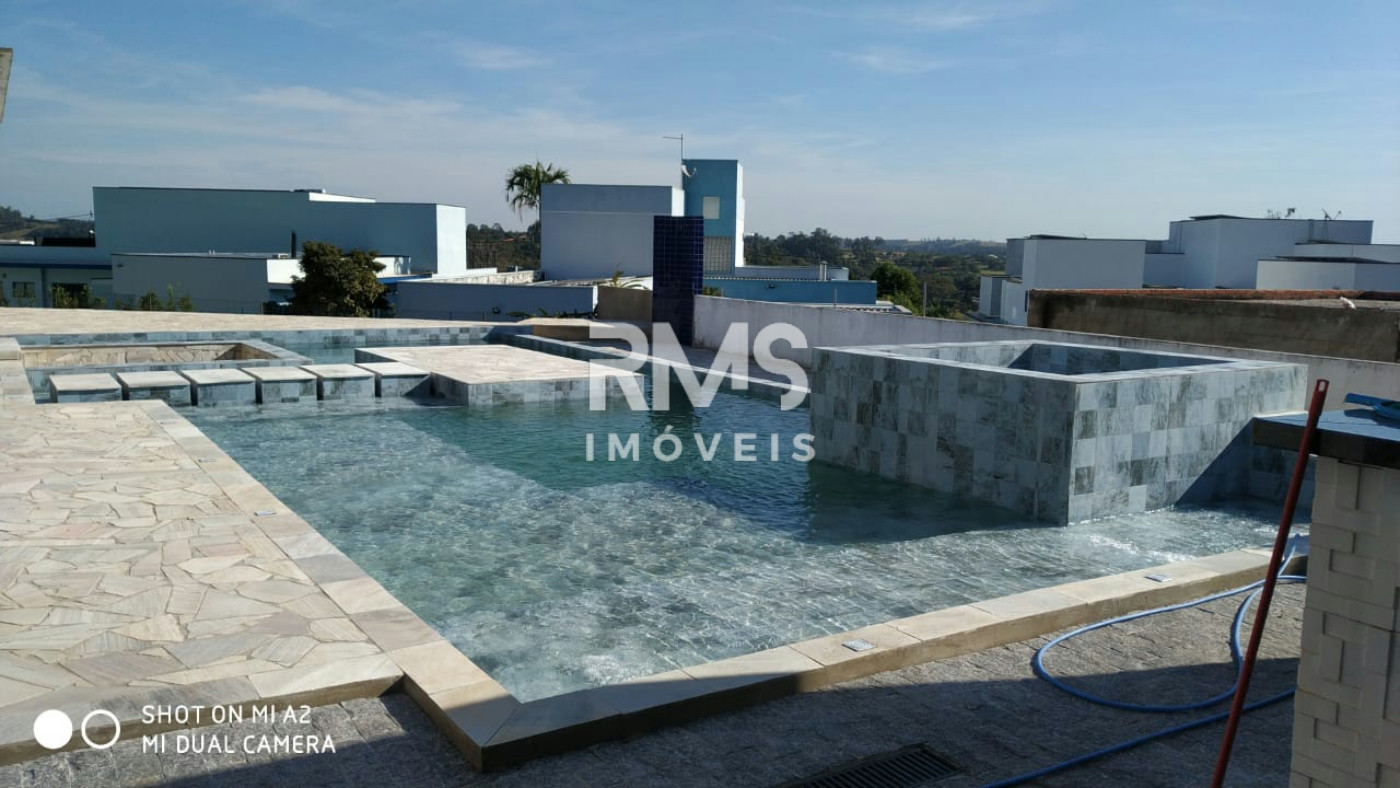 Casa à venda ou para alugar com 3 quartos, sendo 1 suíte,  no condomínio Terras de Mont Serrat, Salto - SP