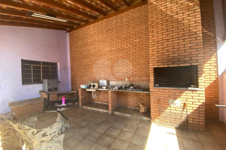 Casa à venda com 3 quartos, sendo 1 suíte, no Centro, Araraquara, SP