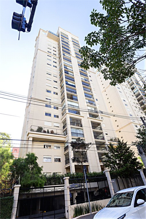 Apartamento à venda com 4 quartos, sendo 2 suítes, em Moema, São Paulo, SP