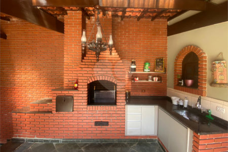 Casa à venda com 3 quartos, sendo 1 suíte,  em Parque Santa Rosa, Suzano, SP