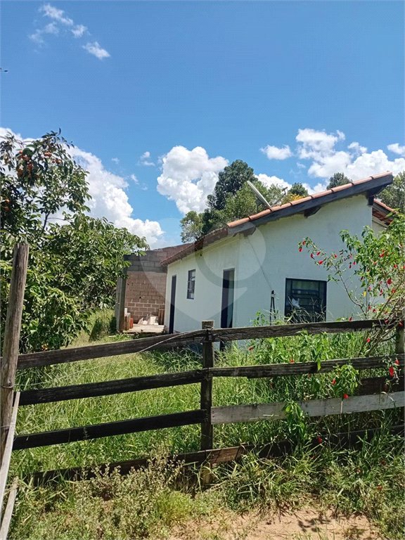 Sítio à venda com 2 quartos em Área Rural de Lagoinha, Lagoinha, SP