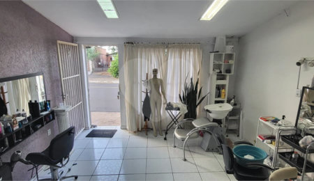 Casa à venda com 3 quartos, sendo 1 suíte, em Vila Prado, São Carlos, SP