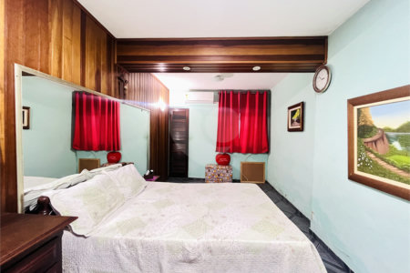 Casa à venda com 4 quartos, sendo 1 suíte, em Campo Grande, Rio de Janeiro, RJ