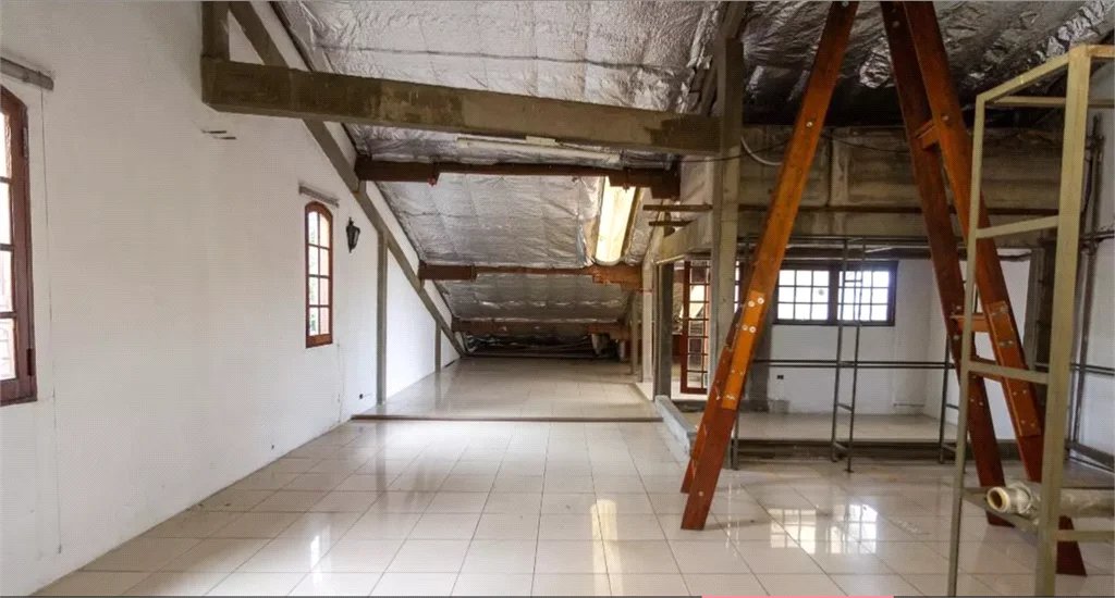 Casa à venda com 4 quartos, sendo 1 suíte,  em Vila Tiradentes, São Paulo, SP