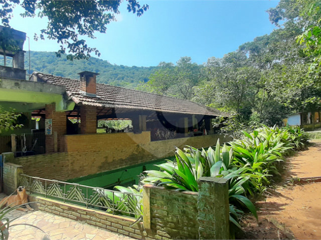 Chácara à venda com 10 quartos, sendo 20 suítes,  em Serra da Cantareira, Mairiporã, SP