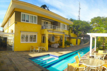 Casa à venda ou para alugar com 5 suítes no condomínio Arataca, São Paulo - SP