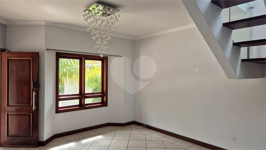 Casa à venda com 4 quartos, sendo 2 suítes, no condomínio Residencial Grape Village, Vinhedo - SP