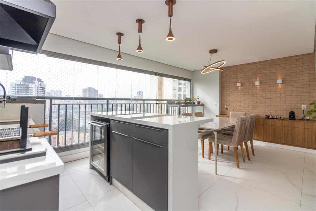 Apartamento à venda com 4 quartos, sendo 2 suítes, em Jardim Prudência, São Paulo, SP