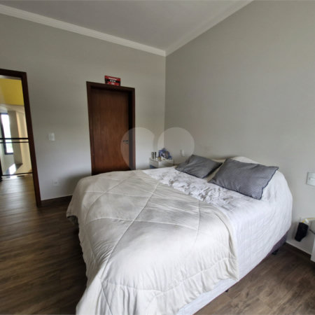 Casa à venda com 3 suítes no condomínio Mirante dos Ipês, Salto - SP