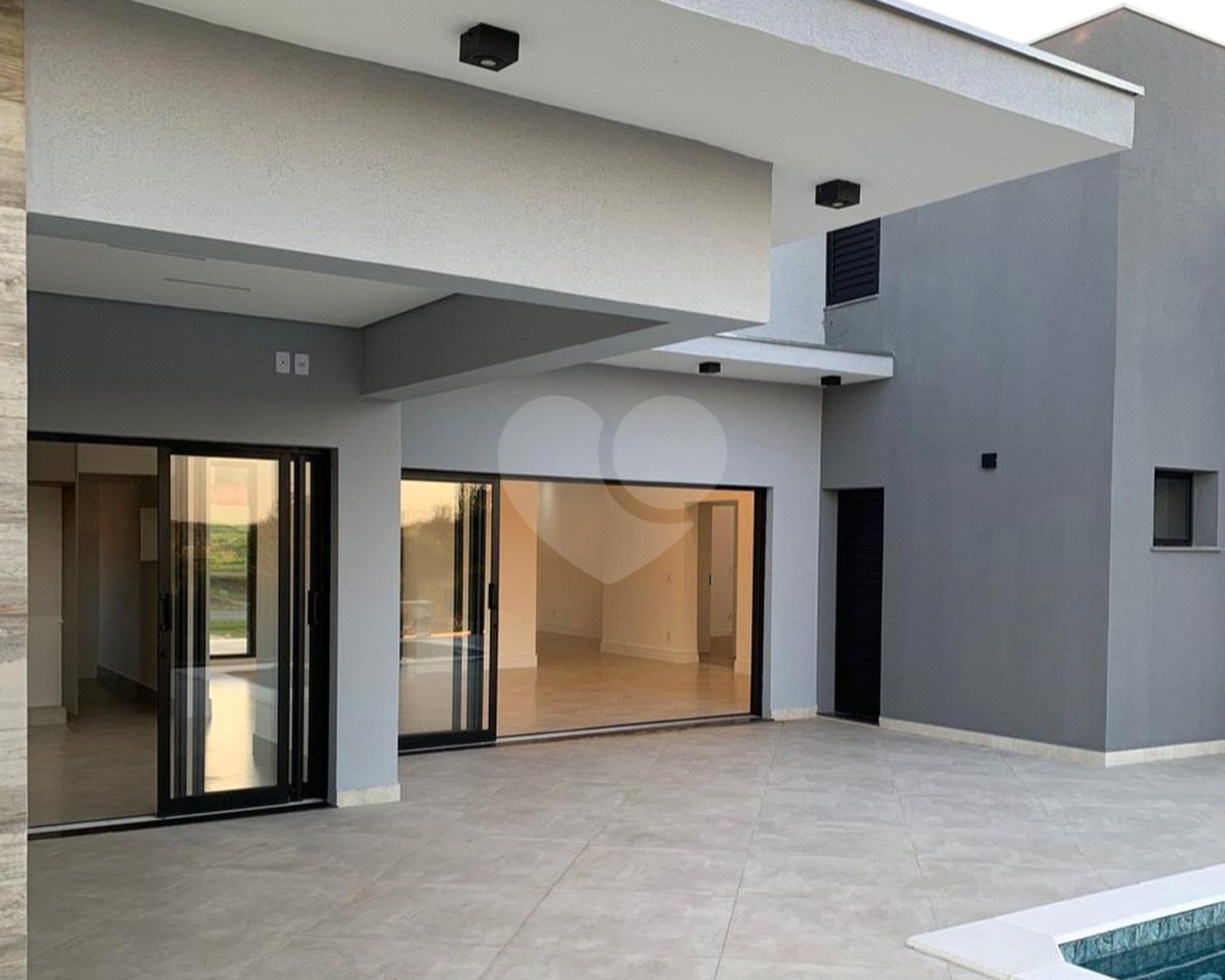 Casa à venda com 3 suítes no condomínio Village Ipanema I, Araçoiaba da Serra - SP