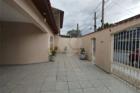 Casa à venda com 3 quartos, sendo 1 suíte, em Jardim Leocádia, Sorocaba, SP