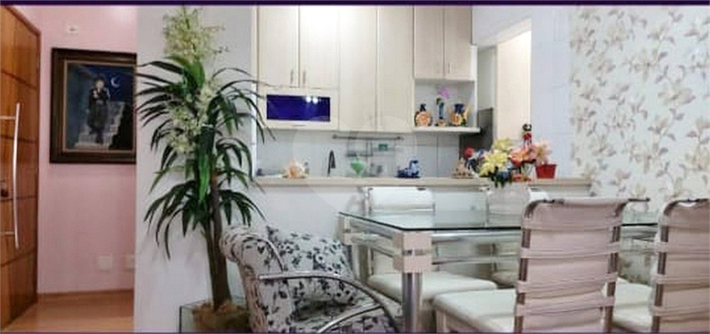 Apartamento à venda com 3 quartos, sendo 1 suíte,  em Vila Vermelha, São Paulo, SP
