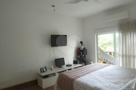 Casa Térrea à venda com 3 suítes em Jardim Prudência, São Paulo, SP
