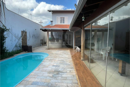 Casa à venda com 4 quartos, sendo 1 suíte, em Vila Santa Maria (vila Xavier), Araraquara, SP