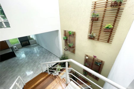 Sobrado à venda com 4 suítes em Vila Oliveira, Mogi das Cruzes, SP