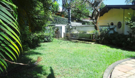 Sobrado à venda com 5 quartos, sendo 2 suítes,  em Interlagos, São Paulo, SP