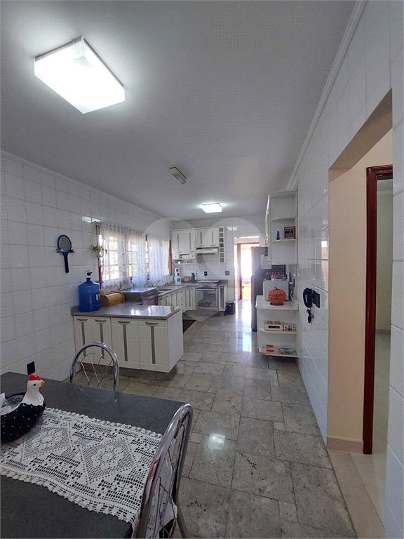 Casa à venda com 4 quartos, sendo 2 suítes, no condomínio Eco Clube Vivendas do Lago, Sorocaba - SP