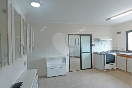 Apartamento à venda com 3 suítes no Centro, Vinhedo, SP