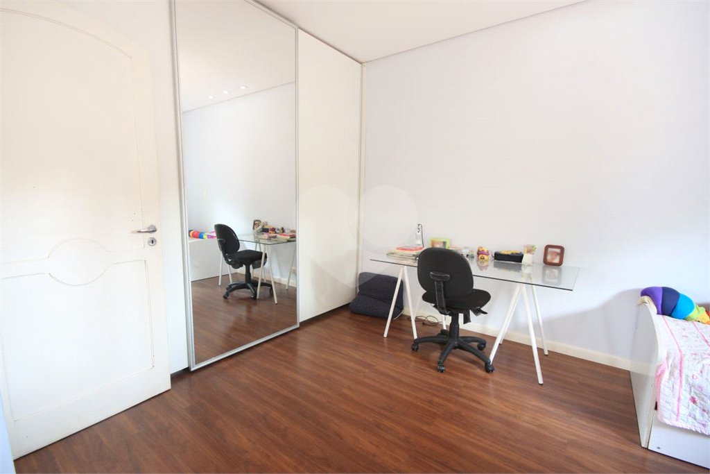 Sobrado à venda com 5 quartos, sendo 3 suítes, em Brooklin Velho, São Paulo, SP