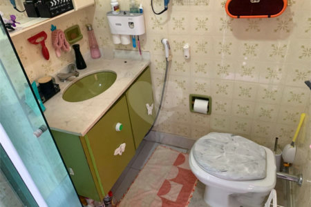 Casa à venda com 4 quartos, sendo 2 suítes, em Vila São Francisco, São Paulo, SP
