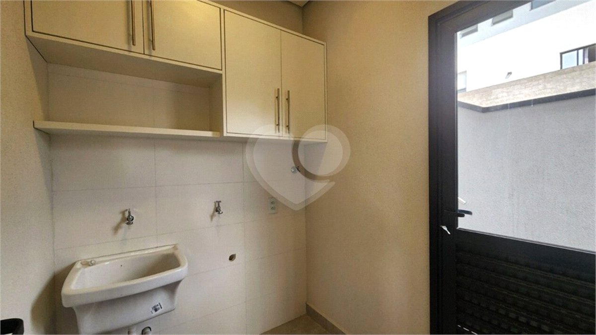 Casa à venda com 3 suítes no condomínio Vita Verdi, Valinhos - SP