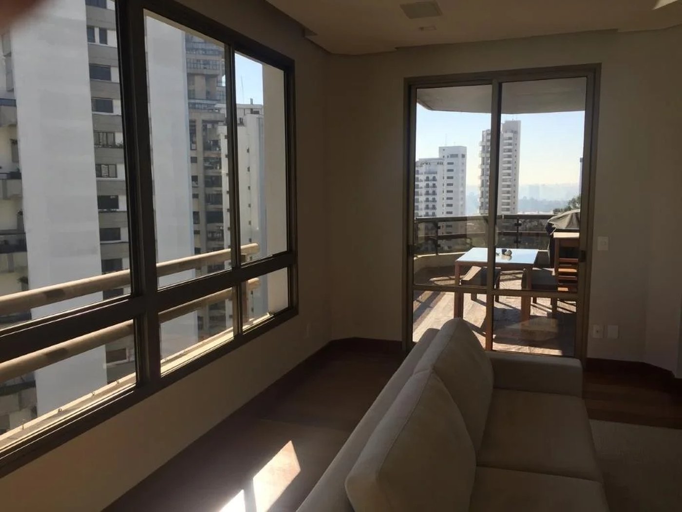 Apartamento à venda ou para alugar com 4 suítes em Vila Suzana, São Paulo, SP