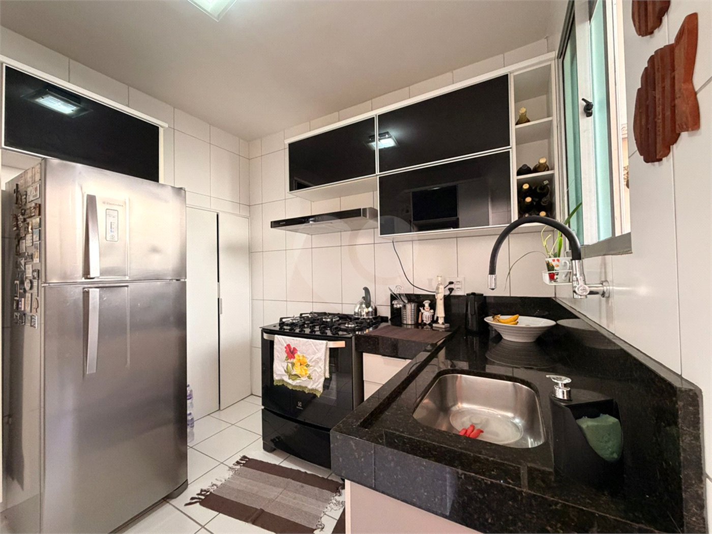 Casa à venda com 3 quartos, sendo 1 suíte, no condomínio Village Sarriá, Sorocaba - SP