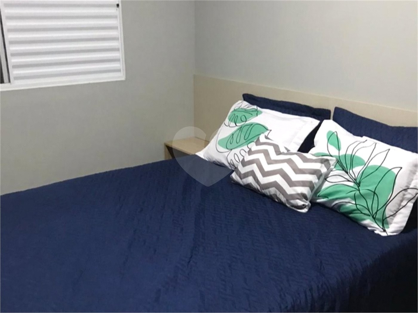 Casa à venda com 2 quartos, sendo 1 suíte, no condomínio Residencial Jardim, Sorocaba - SP