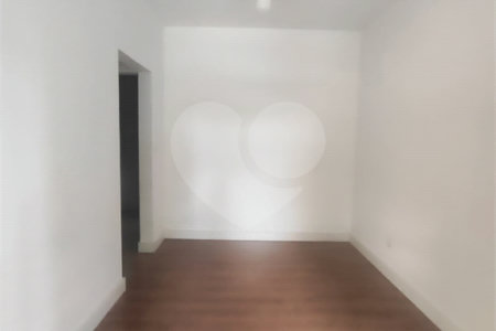 Casa à venda com 4 quartos, sendo 1 suíte, em Ivoturucaia, Jundiaí, SP