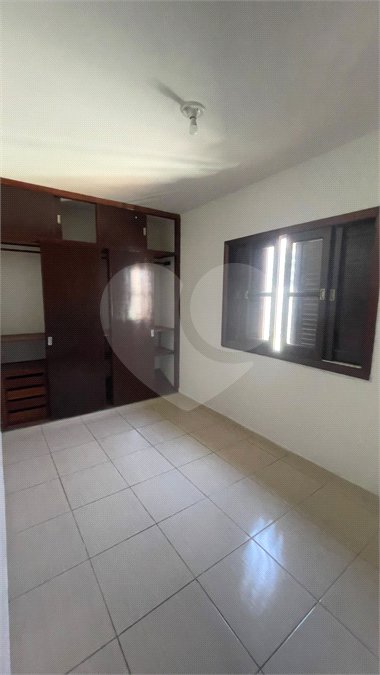 Sobrado à venda com 4 quartos, sendo 1 suíte,  em Jardim Ester Yolanda, São Paulo, SP