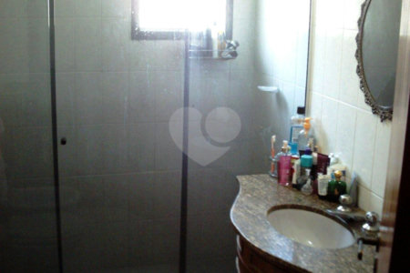 Casa à venda com 4 quartos, sendo 2 suítes, em Jardim Pinheiros, São Paulo, SP