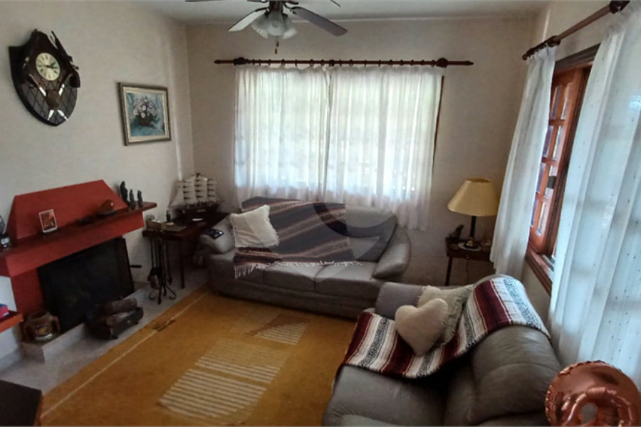 Casa à venda com 3 quartos, sendo 1 suíte, no condomínio Clube de Campo Fazenda Tabarã, Mairiporã - SP