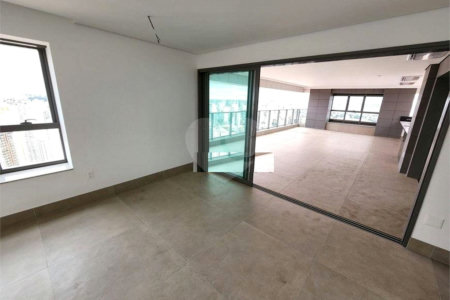 Apartamento à venda com 4 suítes em Vila Gomes Cardim, São Paulo, SP