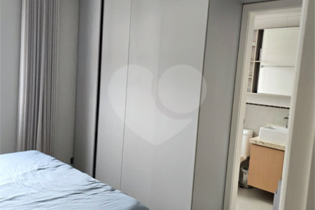 Apartamento à venda com 2 quartos, sendo 1 suíte,  em Loteamento Mogilar, Mogi das Cruzes, SP