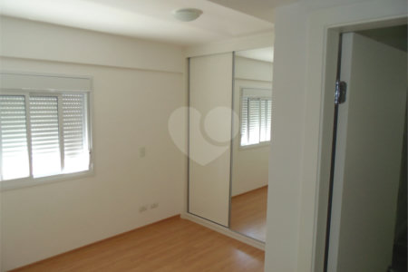 Apartamento à venda com 2 quartos, sendo 1 suíte, em Condomínio Royal Park, São José dos Campos, SP
