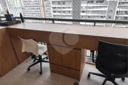 Apartamento no Ipiranga de 94m2 com 2 dorms, 1 suíte, 3 banheiros, 2 vagas. Estuda permuta.
