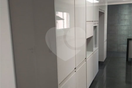 Apartamento 3 suítes, varanda gourmet, 3 vagas em Condomínio Clube na Mooca