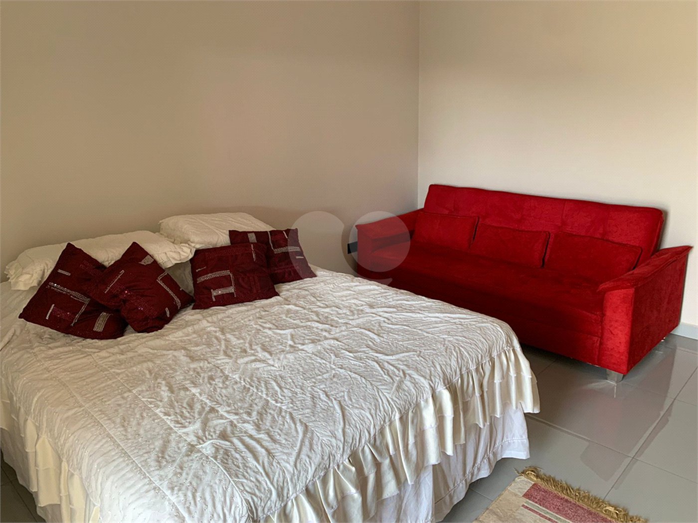 Casa térrea com piscina para venda no Residencial Arcoville