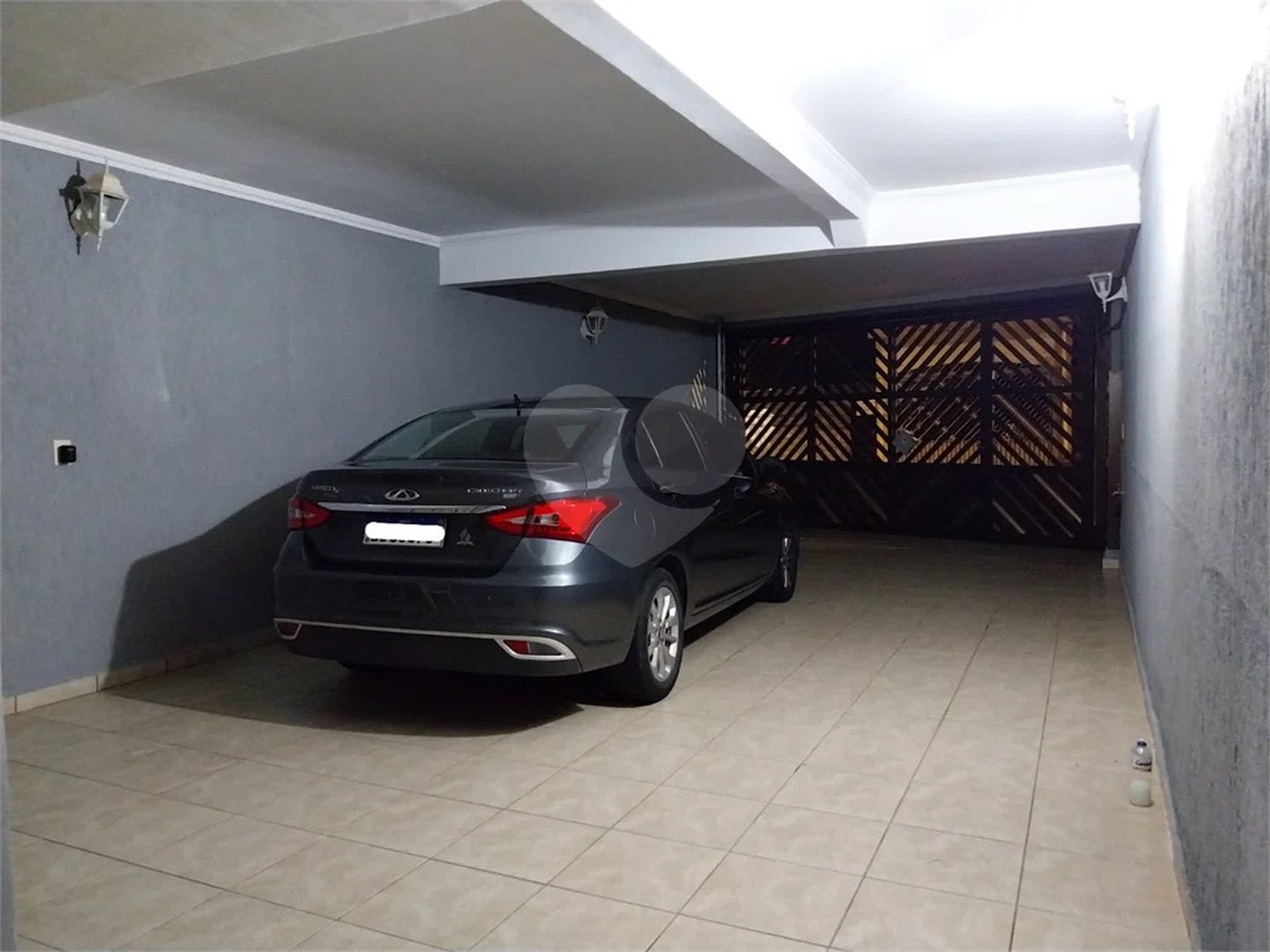 Casa com 324m², 4 dormitórios, sendo 1 suíte, 4 vagas, à venda no Jardim Las Vegas em Santo André.