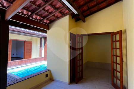 Casa à venda com 3 quartos em Parque da Lagoa, Itapetininga, SP