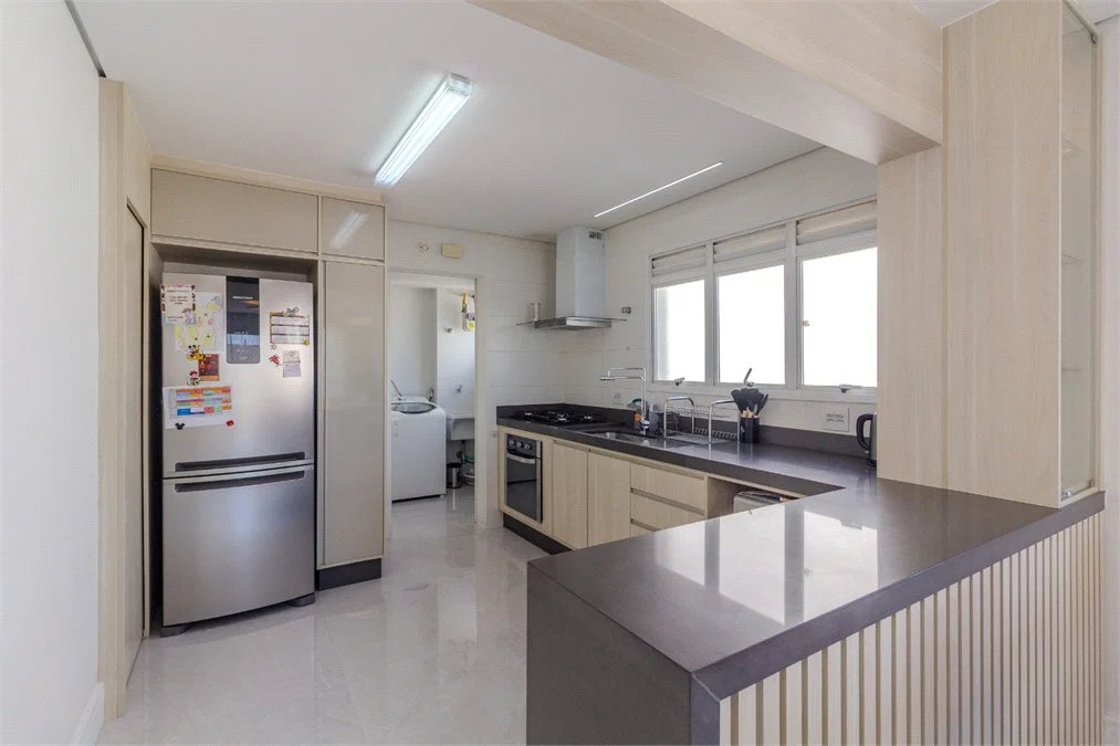 Apartamento à venda com 3 suítes em Vila Ipojuca, São Paulo, SP