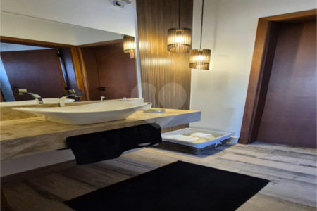 Casa à venda com 4 quartos, sendo 2 suítes,  no condomínio Riviera de Santa Cristina XIII, Paranapanema - SP