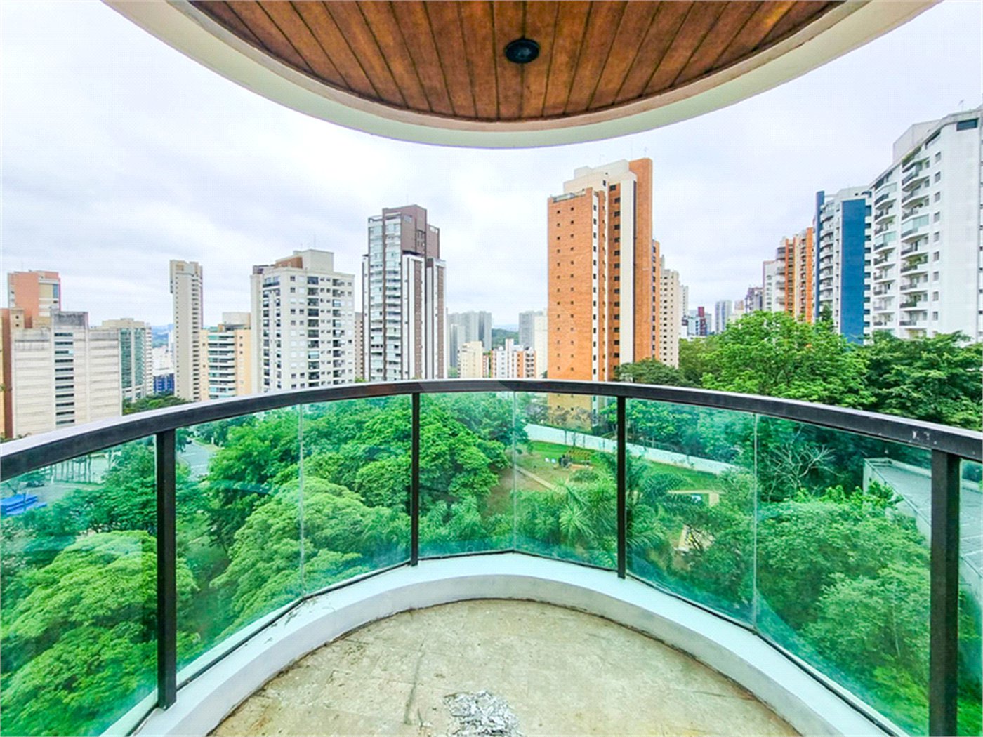 Apartamento à venda com 4 suítes em Vila Suzana, São Paulo, SP