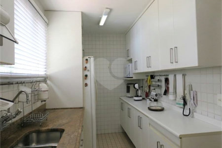 Apartamento à venda com 3 quartos, sendo 1 suíte,  em Real Parque, São Paulo, SP