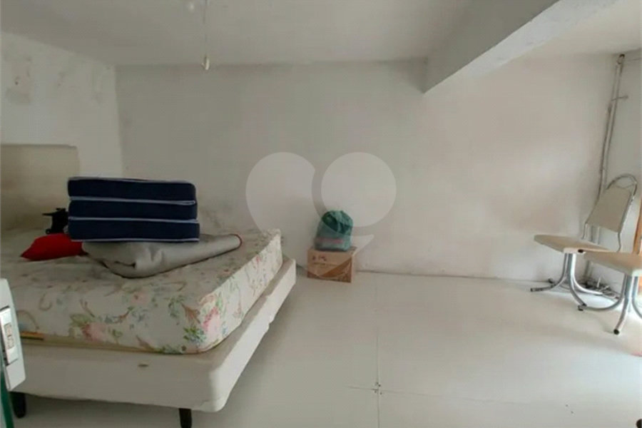 Casa à venda com 2 quartos, sendo 1 suíte, em Parque Maria Domitila, São Paulo, SP