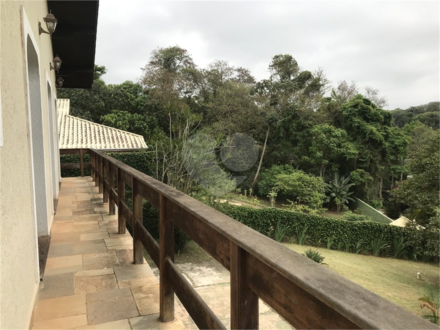 Sobrado à venda com 3 suítes em Serra da Cantareira, Mairiporã, SP